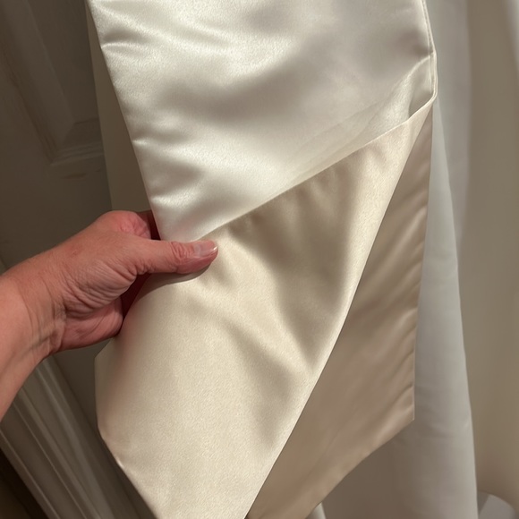 Michelangelo formal dress in off white winter white with stole wrap. - Picture 8 of 13